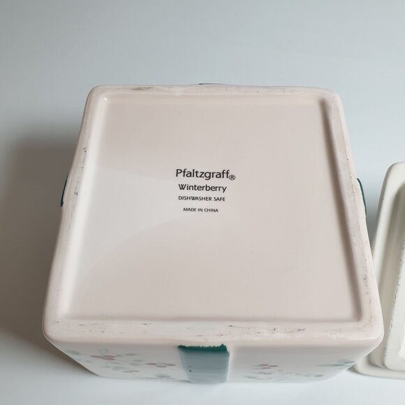 Pfaltzgraff Winterberry Snowman Lidded Ceramic Box 6" x 6" x 7" Gift Shape - Picture 9 of 10